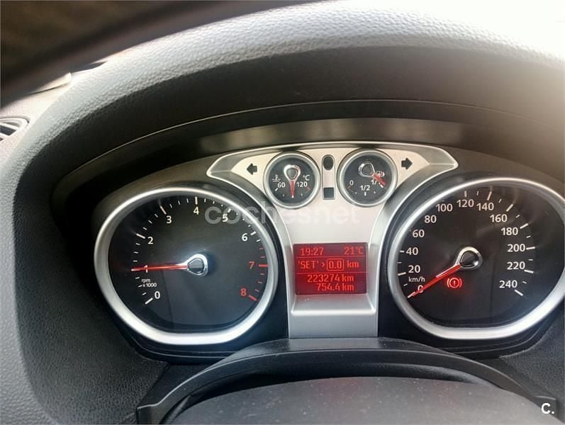 Usado Ford C-MAX Ghia 109 CV (80 kW) 2010 Beige Monovolumen