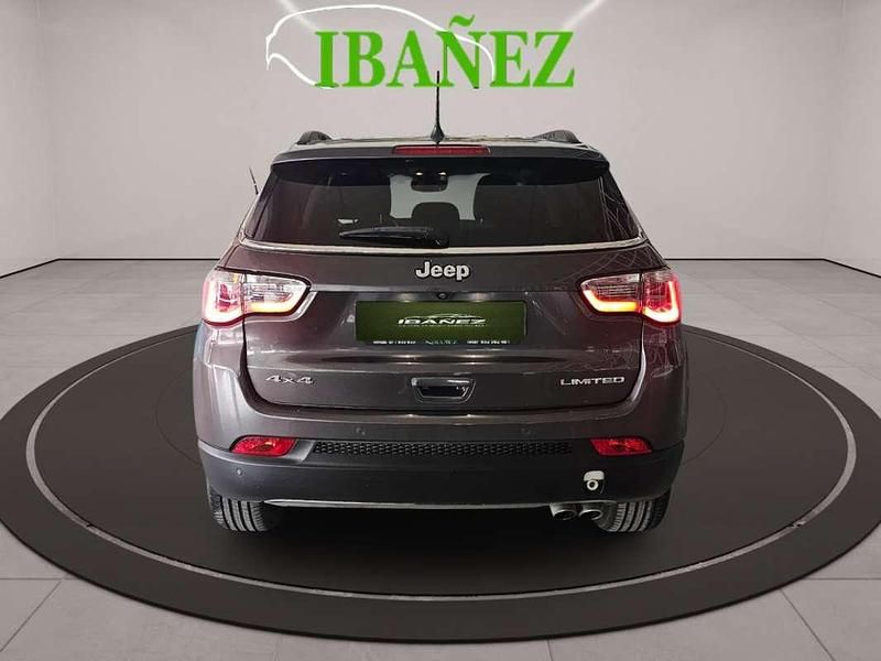 Usado Jeep Compass 140 CV (102 kW) 2018 Marrón SUV