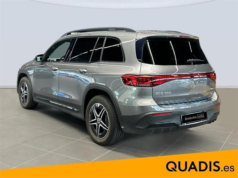 Usado Mercedes EQB300 167 kW (228 CV) 2025 Gris / plata SUV