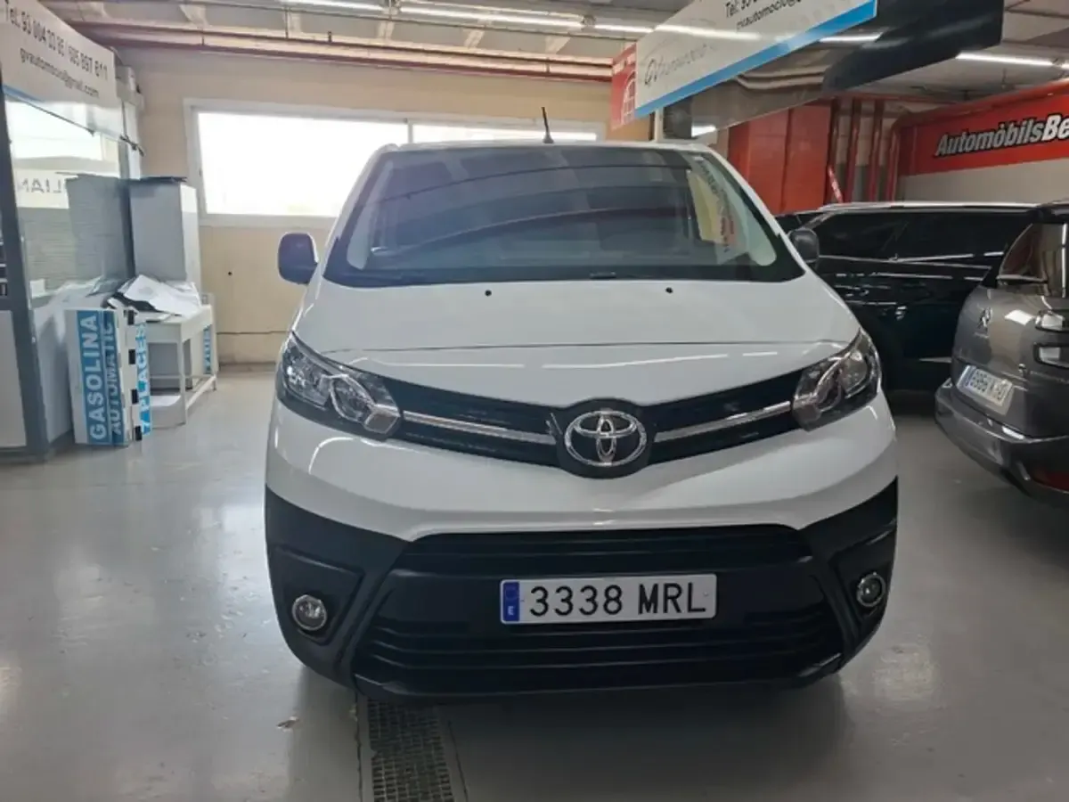 Używany Toyota Proace 120 KM (88 kW) 2024 Biały Minivan