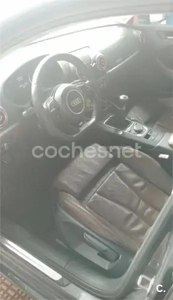 Usado Audi A3 Attraction 150 CV (110 kW) 2014 Gris / plata Berlina