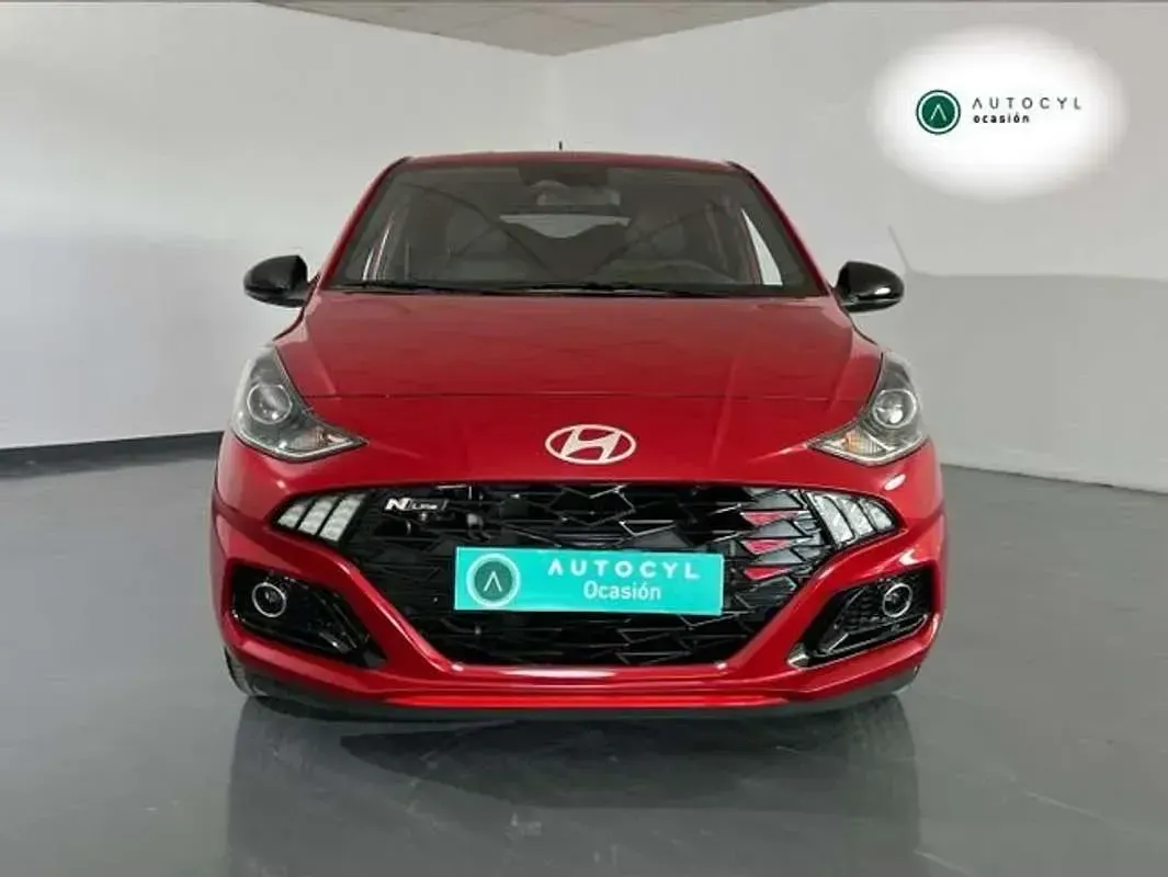 Usado Hyundai i10 N Line 80 CV (58 kW) 2025 Rojo Utilitario