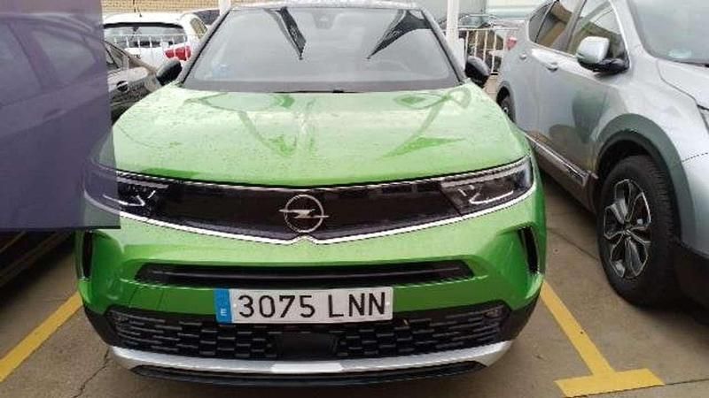 Usado Opel Mokka-e Ultimate 100 kW (136 HP) 2021 Verde SUV
