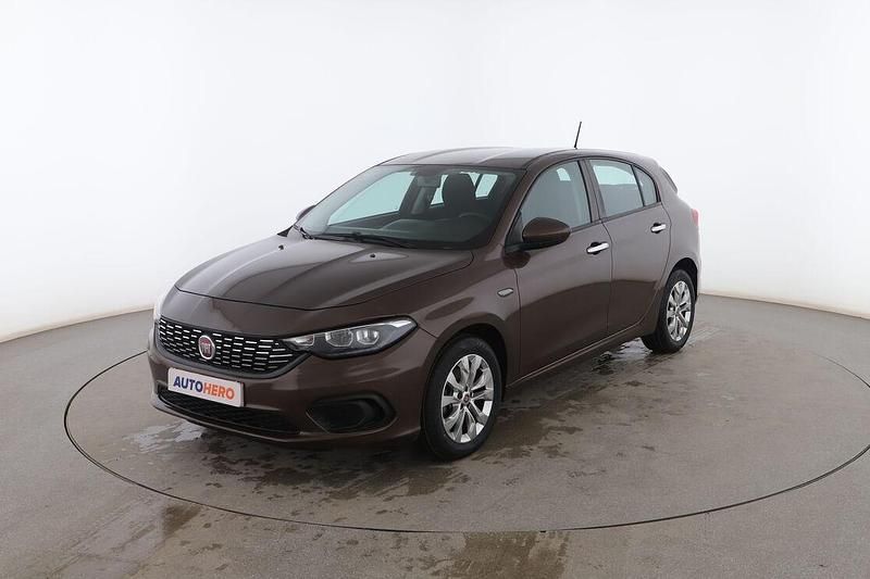 Usado Fiat Tipo Easy 95 CV (69 kW) 2018 Marrón Utilitario