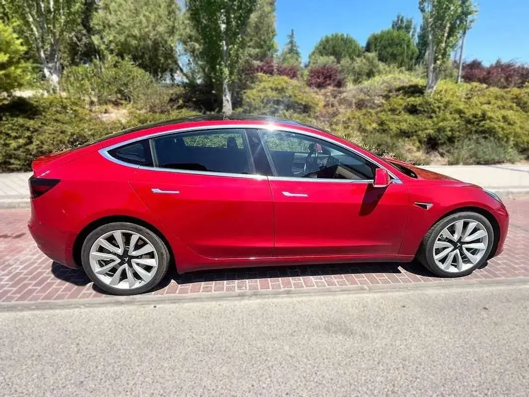 Usado Tesla Model 3 366 kW (498 CV) 2019 Rojo Berlina