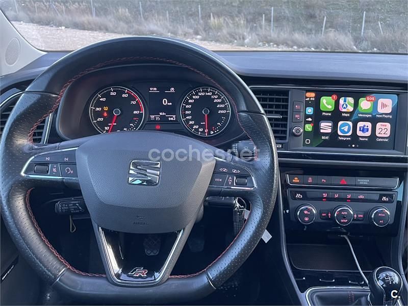 Usado Seat Leon ST FR 150 CV (110 kW) 2018 Granate Familiar