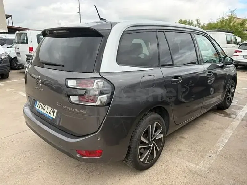 Usado Citroën C4 SpaceTourer Shine 130 CV (95 kW) 2022 Gris / plata Monovolumen