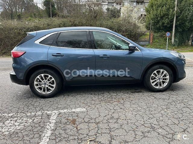 Usado Ford Kuga Titanium 120 CV (88 kW) 2021 Gris / plata SUV