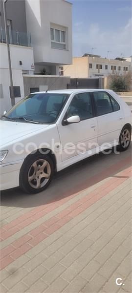 Usado Peugeot 306 90 CV (66 kW) 2001 Blanco Berlina