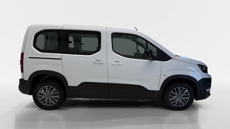 Usado Peugeot Rifter Active 100 CV (73 kW) 2022 Monovolumen