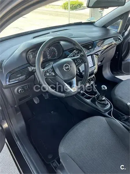 Usado Opel Corsa Selective 90 CV (66 kW) 2017 Negro Utilitario
