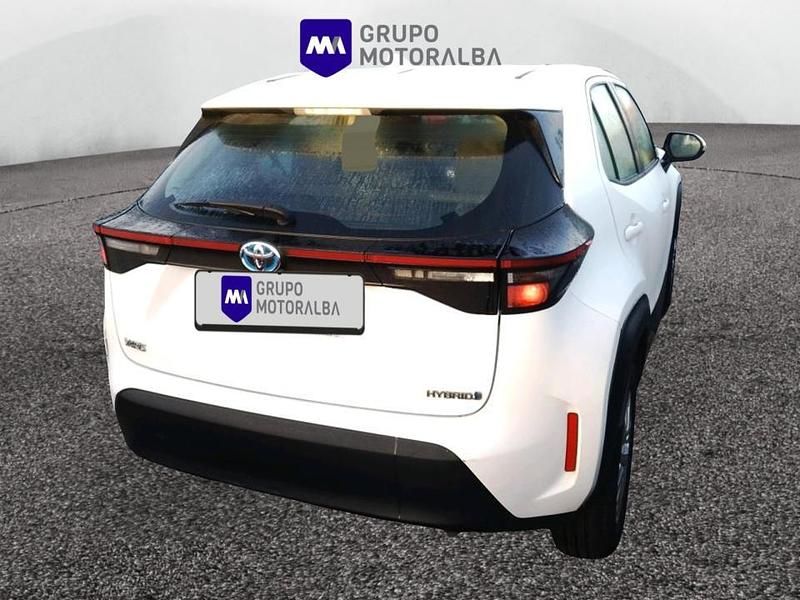 Usado Toyota Yaris Business Edition 116 CV (85 kW) 2022 Blanco Utilitario