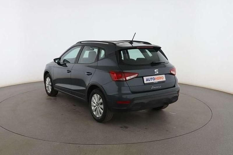 Usado Seat Arona Style 111 CV (81 kW) 2022 Verde SUV