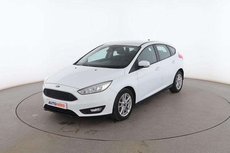 Usado Ford Focus Trend 125 CV (91 kW) 2015 Blanco Utilitario
