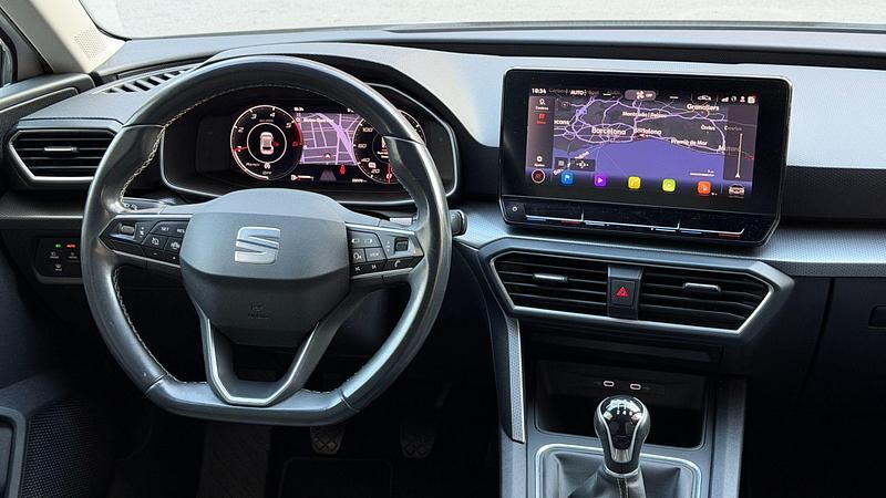 Usado Seat Leon Style 115 CV (84 kW) 2021 Blanco Berlina