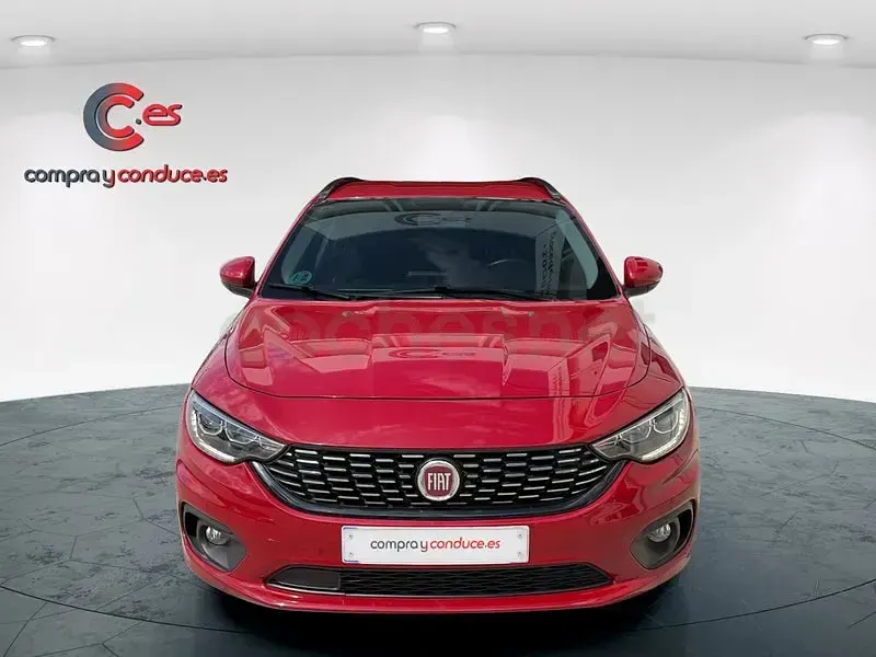 Usado Fiat Tipo Lounge 120 CV (88 kW) 2019 Rojo Familiar