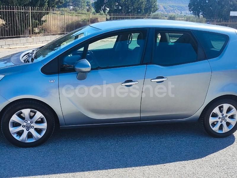 Gris / plata Usado 2011 Opel Meriva Enjoy Monovolumen | 5999 € (Un poco caro) - Imagen 1/4