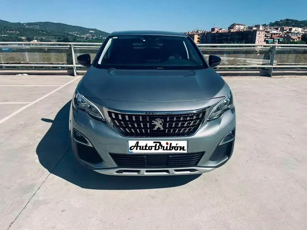 Usado Peugeot 3008 Allure 224 CV (164 kW) 2021 Gris SUV