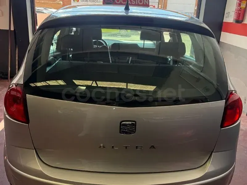 Usado Seat Altea Sport 160 CV (117 kW) 2009 Gris / plata Monovolumen
