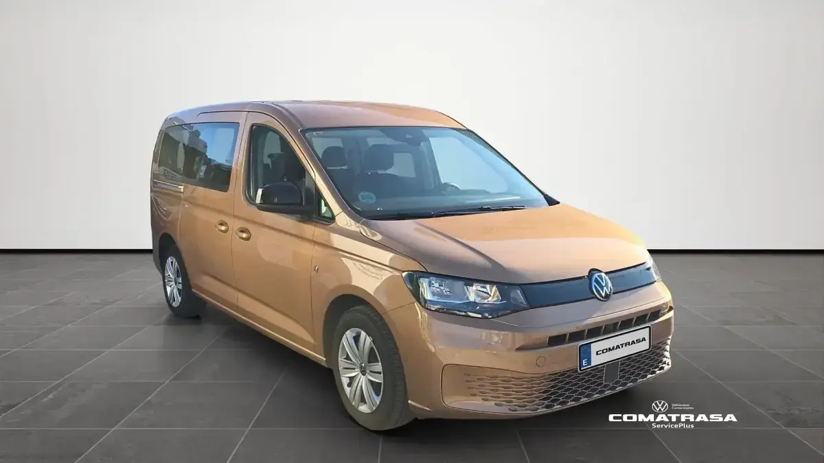 Usado VW Caddy Maxi 102 CV (75 kW) 2023 Marrón Monovolumen