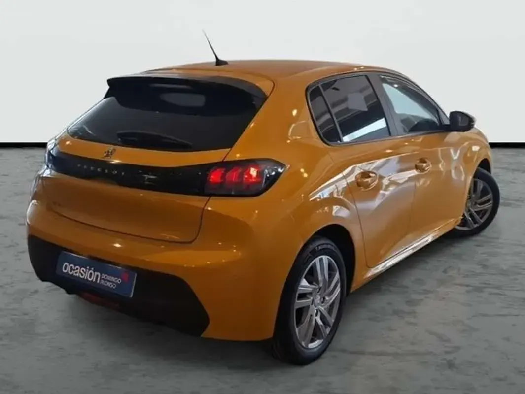 Usado Peugeot 208 Active 75 CV (55 kW) 2021 Amarillo Utilitario
