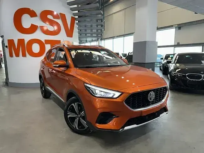 Usado MG ZS Comfort 106 HP (77 kW) 2024 Laranja SUV