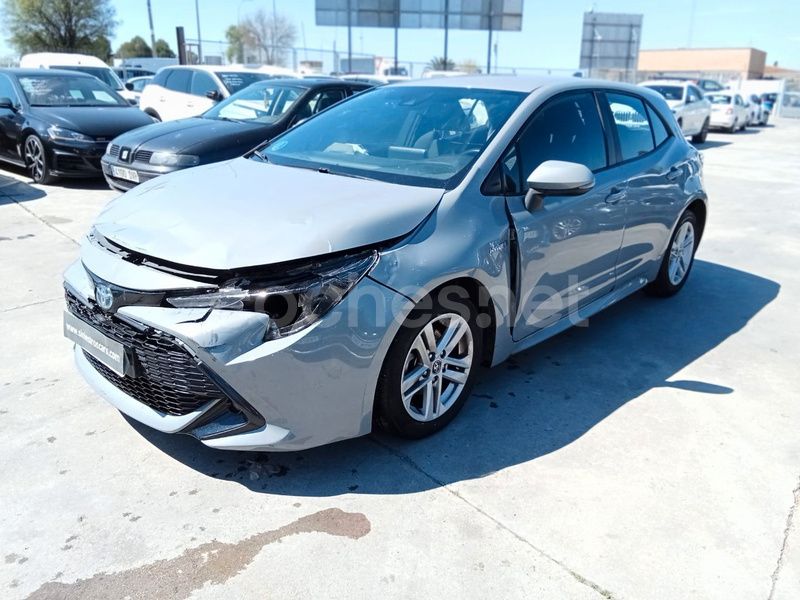 Gris / plata Usado 2019 Toyota Corolla Active Berlina | 10.500 € - Imagen 1/4