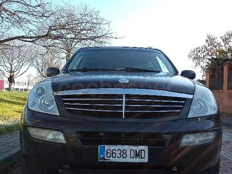 Usado SsangYong Rexton 165 CV (121 kW) 2006 Marrón SUV