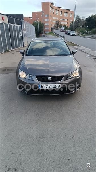 Usado Seat Leon ST Style 105 CV (77 kW) 2015 Gris / plata Familiar