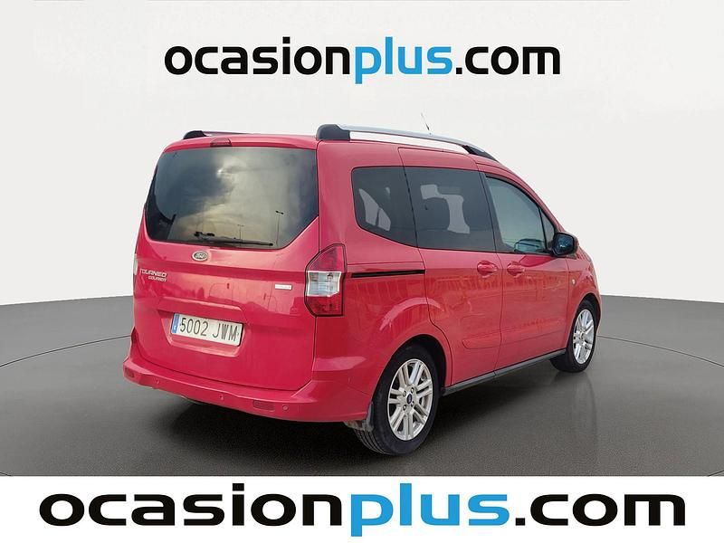 Usado Ford Tourneo Courier Titanium 102 CV (75 kW) 2017 Rojo Monovolumen