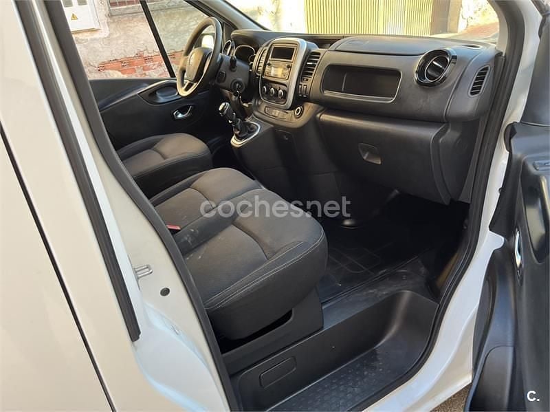 Usado Renault Trafic 120 CV (88 kW) 2020 Blanco Monovolumen