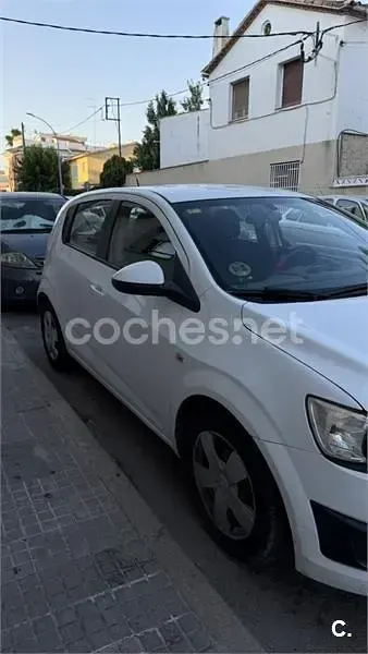 Usado Chevrolet Aveo LT 95 CV (69 kW) 2013 Blanco Berlina
