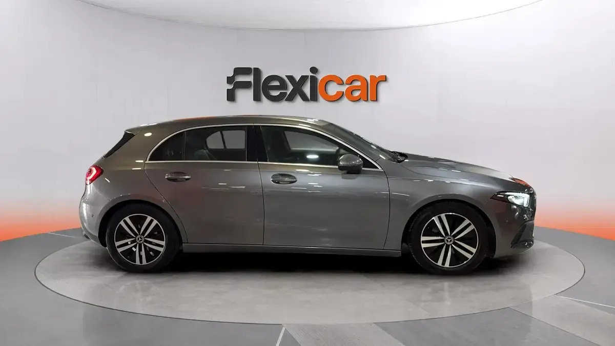 Usado Mercedes A180 136 CV (100 kW) 2022 Gris Berlina