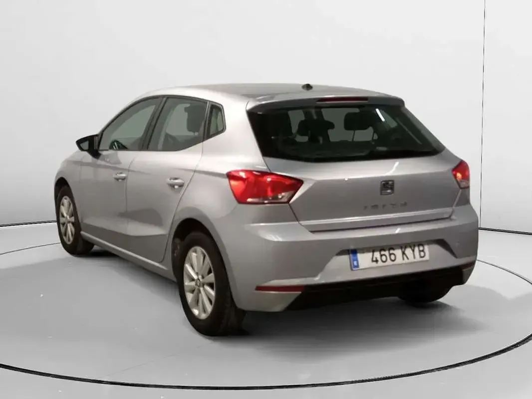 Usado Seat Ibiza Style 80 CV (58 kW) 2019 Gris Utilitario