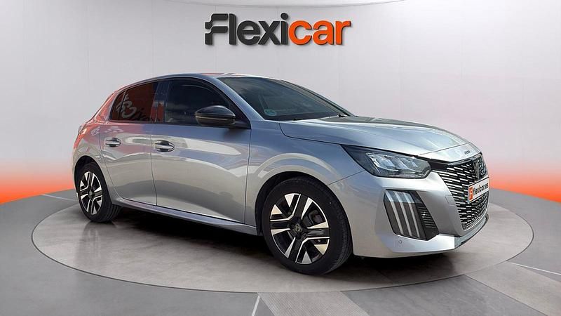 Usado Peugeot 208 Allure 102 CV (75 kW) 2024 Gris Utilitario