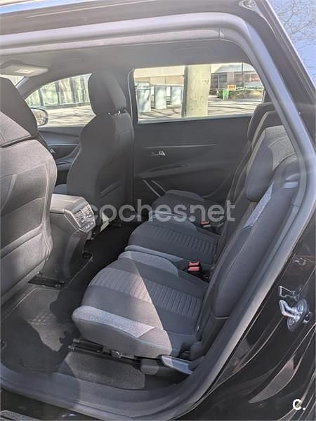 Usado Peugeot 5008 Active 136 CV (100 kW) 2024 Negro SUV