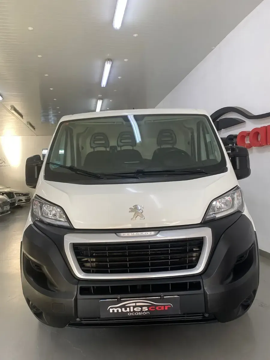 Usado Peugeot Boxer 120 CV (88 kW) 2021 Blanco Van