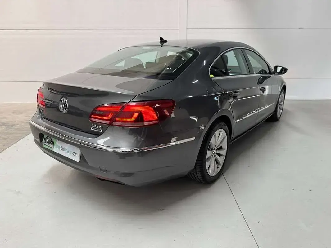 Usado VW CC 150 CV (110 kW) 2016 Gris Berlina