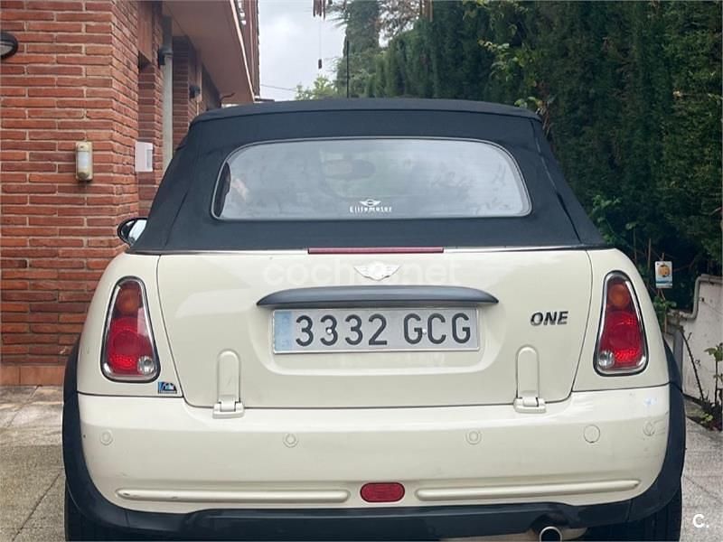 Usado Mini One Cabriolet 90 CV (66 kW) 2008 Beige Descapotable