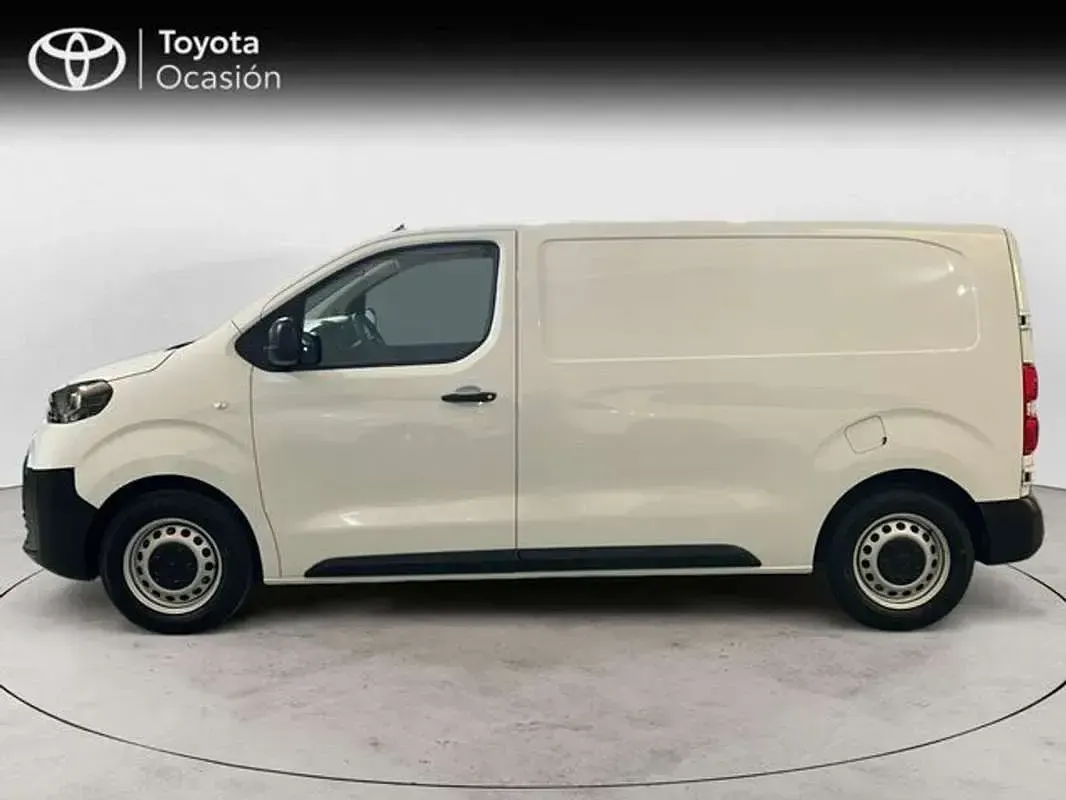 Usado Toyota Proace 120 CV (88 kW) 2025 Blanco Monovolumen