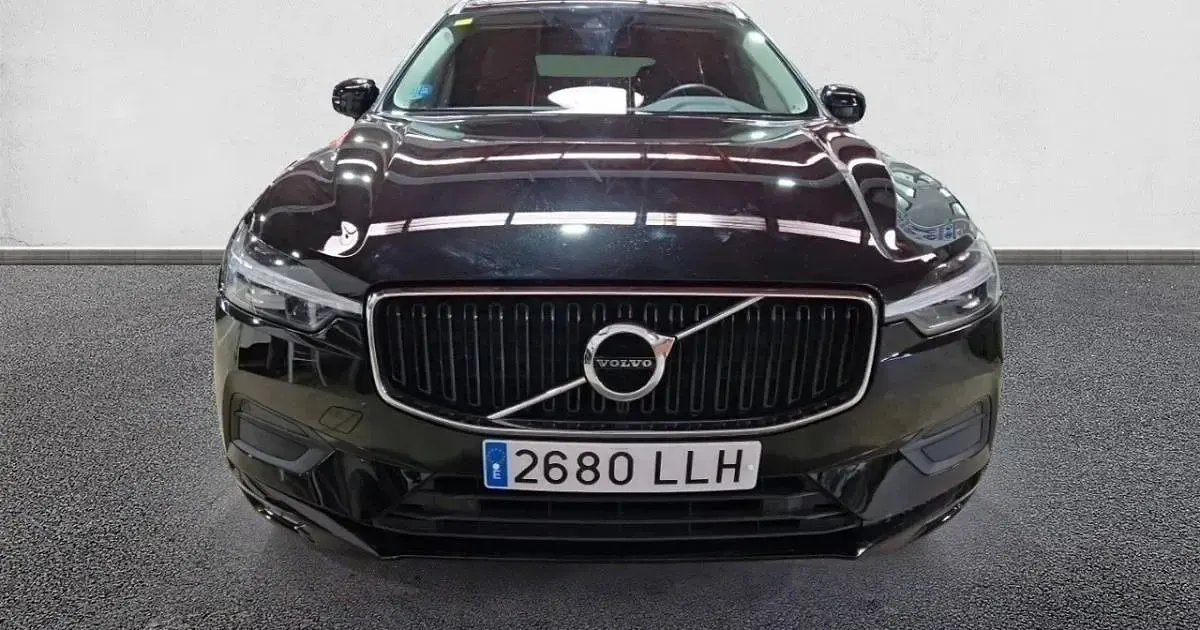 Käytetty Volvo XC60 Momentum 197 HP (144 kW) 2020 Katumaasturi