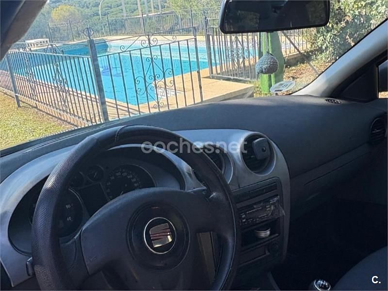 Usado Seat Ibiza Reference 70 CV (51 kW) 2006 Azul Utilitario