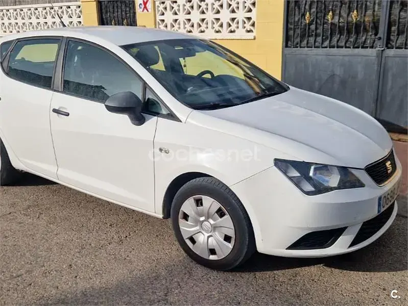 Usado Seat Ibiza Reference 90 CV (66 kW) 2016 Blanco Berlina
