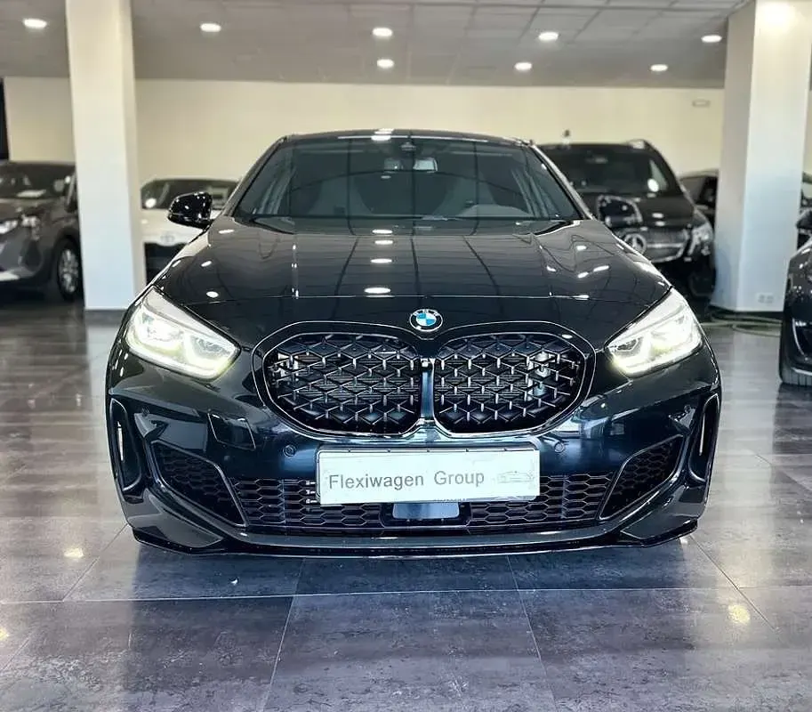 Usado BMW M135 M Performance 306 CV (225 kW) 2022 Negro Utilitario