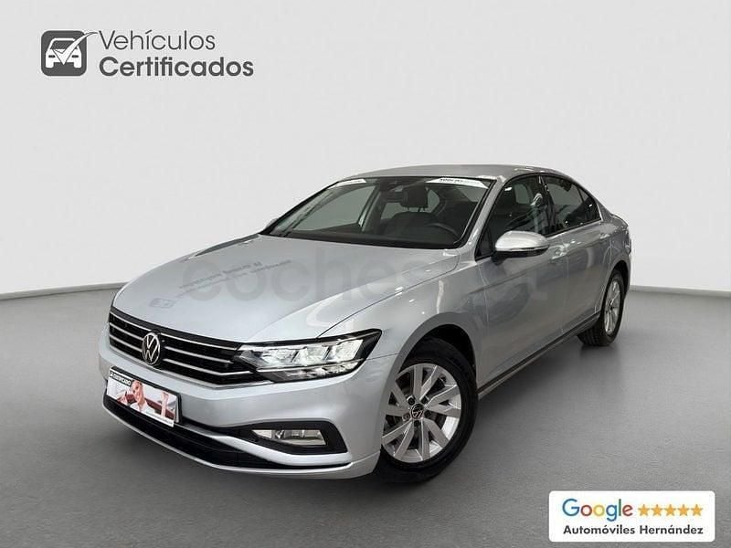Usado VW Passat Business 150 CV (110 kW) 2021 Gris / plata Berlina