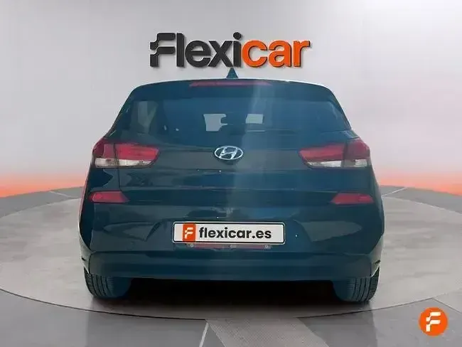 Usado Hyundai i30 120 HP (88 kW) 2018 Preto Sedan