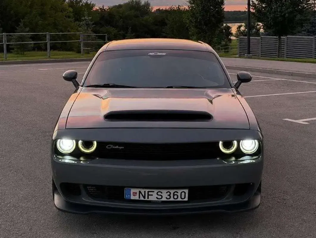Usado Dodge Challenger 374 CV (275 kW) 2018 Gris Coupe