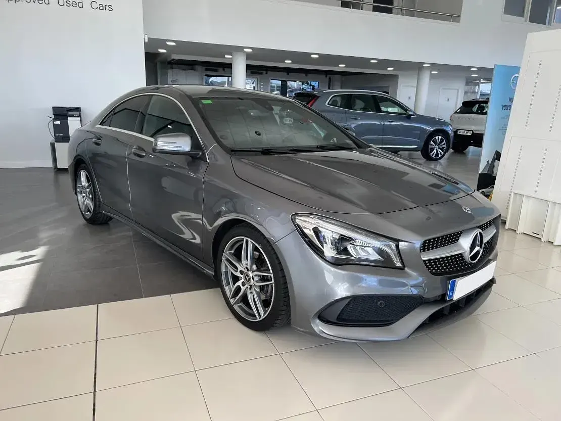 Usado Mercedes CLA200 156 CV (114 kW) 2019 Gris acero Coupe