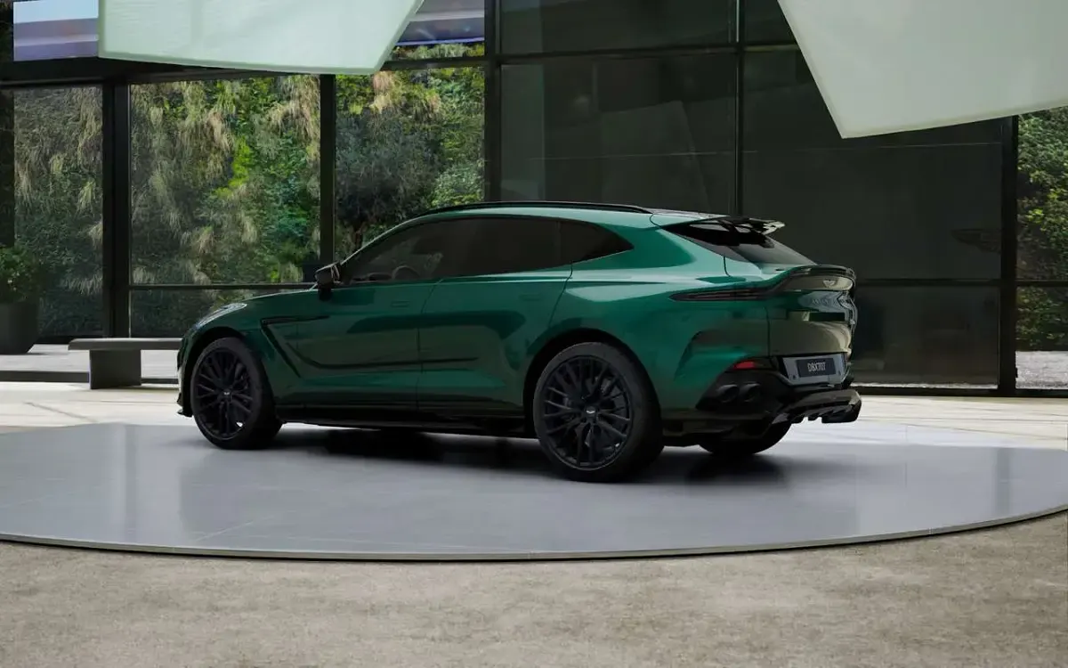 Usado Aston Martin DBX 707 CV (519 kW) 2025 Malachite green SUV