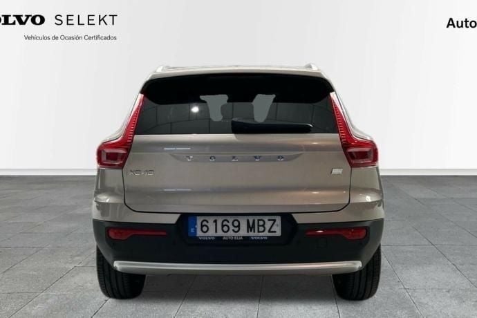 Usado Volvo XC40 Core 211 CV (155 kW) 2022 SUV